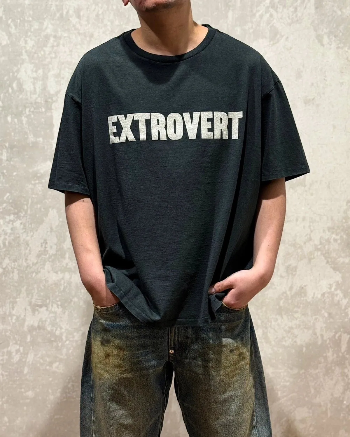 GALLERY DEPT. INTRO EXTRO REVERSIBLE TEE ATK series Reversible slogan TEE Washed black S-XL Ready-made garments Asso special dyed The bones are obviously whitened Rewashed water treatment The printing has an obvious distressed feel The VINTAGE effect is full Original cylindrical fabric Loose version The printing is washed and distressed